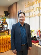 นายสุวัฒน์ สื่อกลาง นายสุวัฒน์ สื่อกลาง