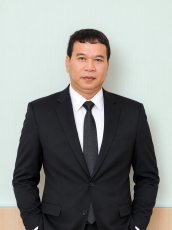 นายอุกฤษ มะโนชัย นายอุกฤษ มะโนชัย
